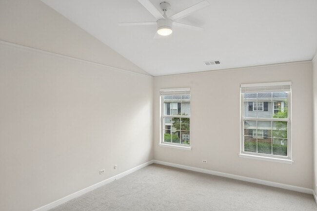 Building Photo - 1242 S Wellington Ct