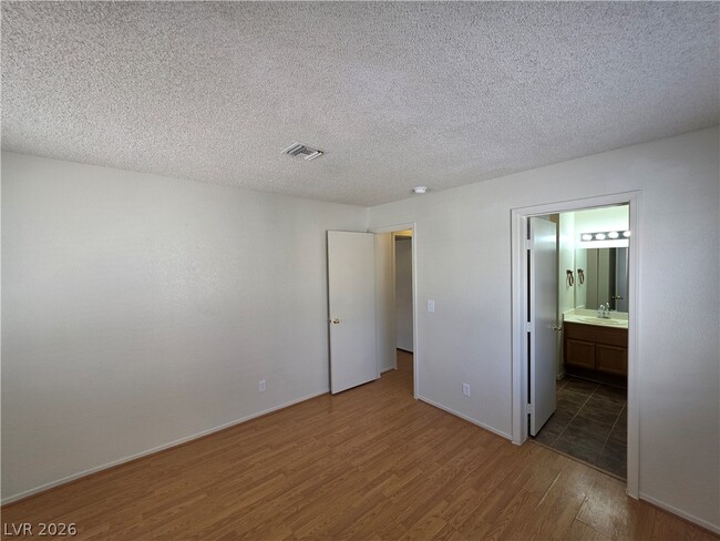 Building Photo - 2200 Highpointe Dr