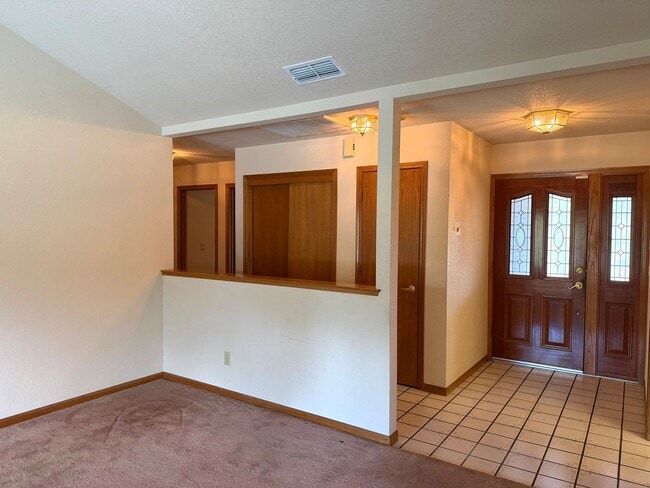 Building Photo - 5523 Freeman Cir