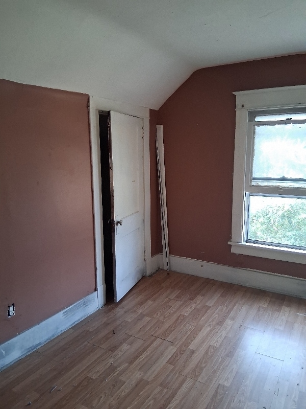 Building Photo - 1803 Pointview Ave