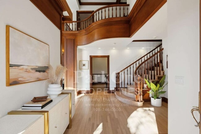 Building Photo - Short term, furnished possible for this magnificent home.