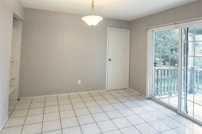Building Photo - 3202 Birch Creek Dr