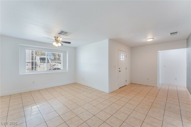 Building Photo - 1416 Cholla Way