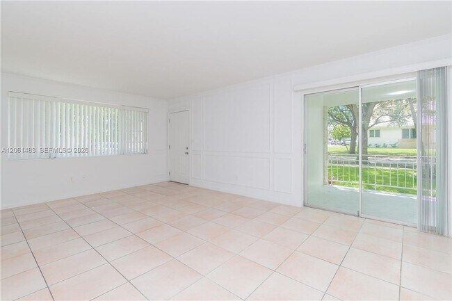 Building Photo - 3912 Ponce de Leon Blvd