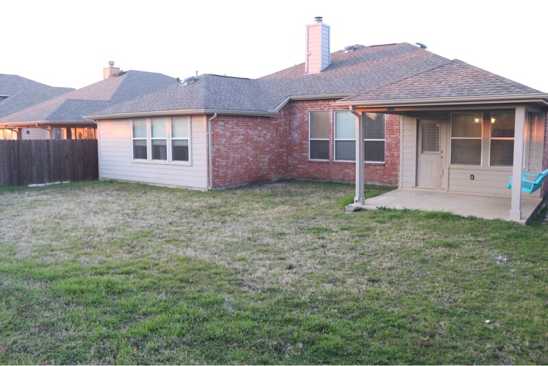 Building Photo - 1416 Clayton Ln