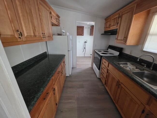 Building Photo - Tall Pines Mobile Home Park Lot 5