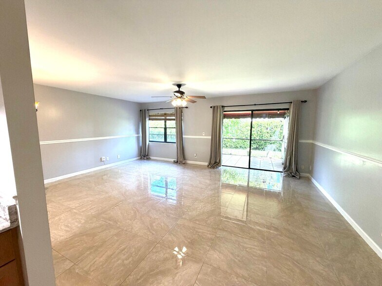 Building Photo - 12244 Sag Harbor Ct