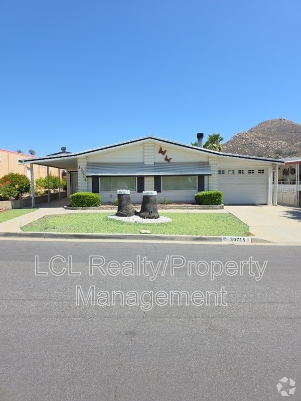 Building Photo - 30715 Arenga Palm Dr