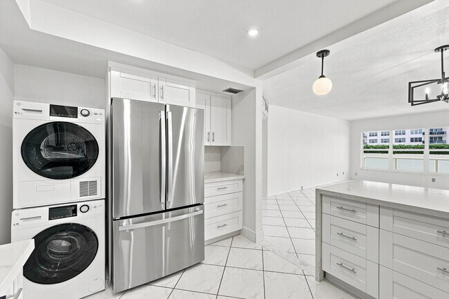 Building Photo - 3550 Galt Ocean Dr