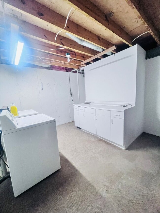 Building Photo - Perfect Nestled Condo Call Now!