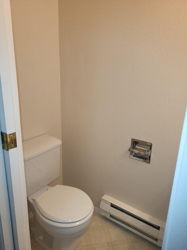 Building Photo - Watts-8309 Villa