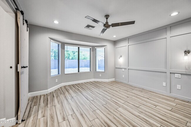 Building Photo - 3735 W Charlotte Dr
