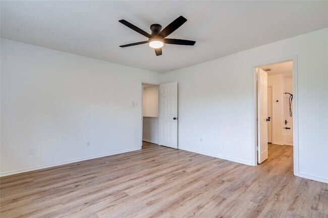 Building Photo - 1106 Hughmont Dr