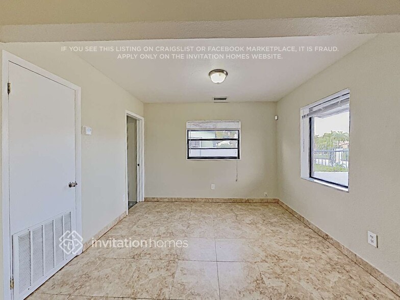 Building Photo - 20352 NW 39th Ct