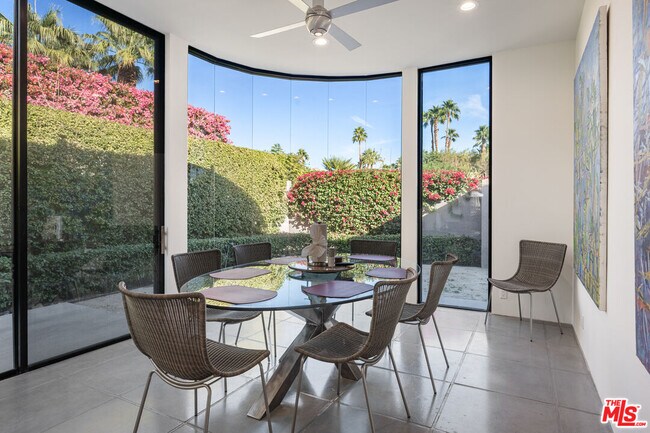 Building Photo - 6 Rocky Ln