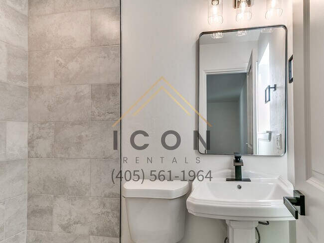 Building Photo - 11747 Silver Maple Dr