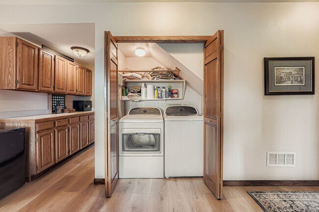 Building Photo - 776 Chimney Creek Dr