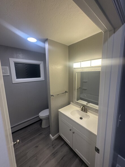 Building Photo - 1410 Juneau St