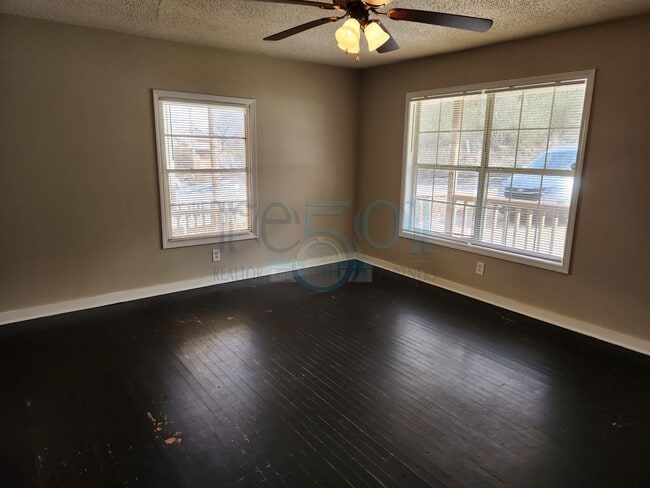 Building Photo - Ready For Showings! Great Find In North Little Rock