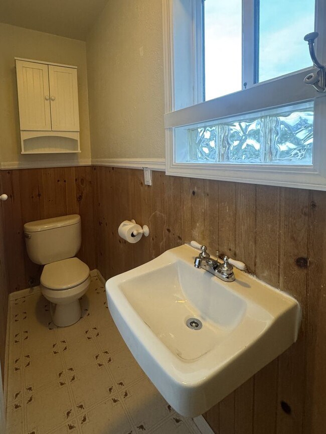 Building Photo - 5-Bed, 3-Bath in South Eugene