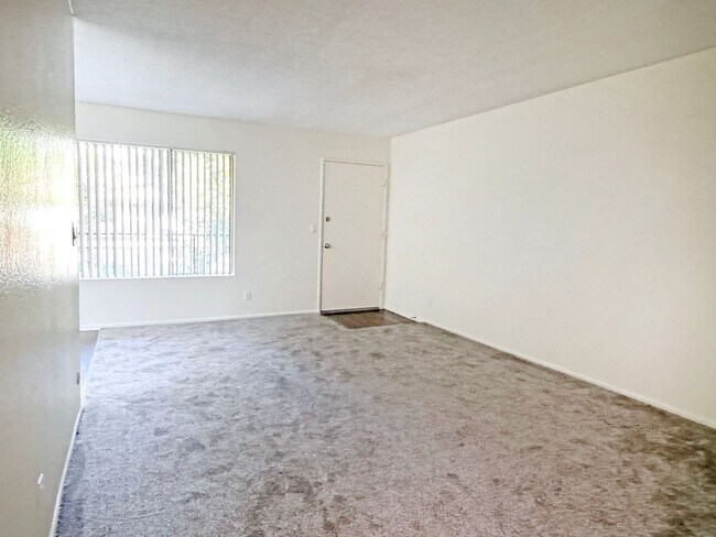 Building Photo - Unit 55 - RENT SPECIAL! 1 Bed 1 Bath Apartment Home in Anaheim, CA