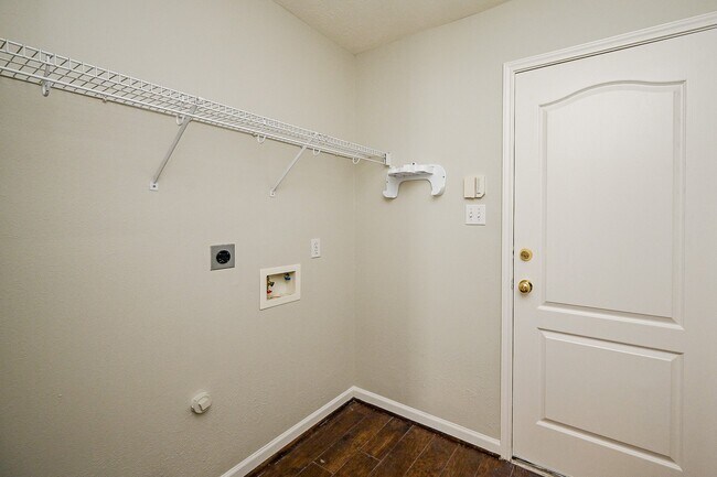 Building Photo - 12210 Ferncrest Ct