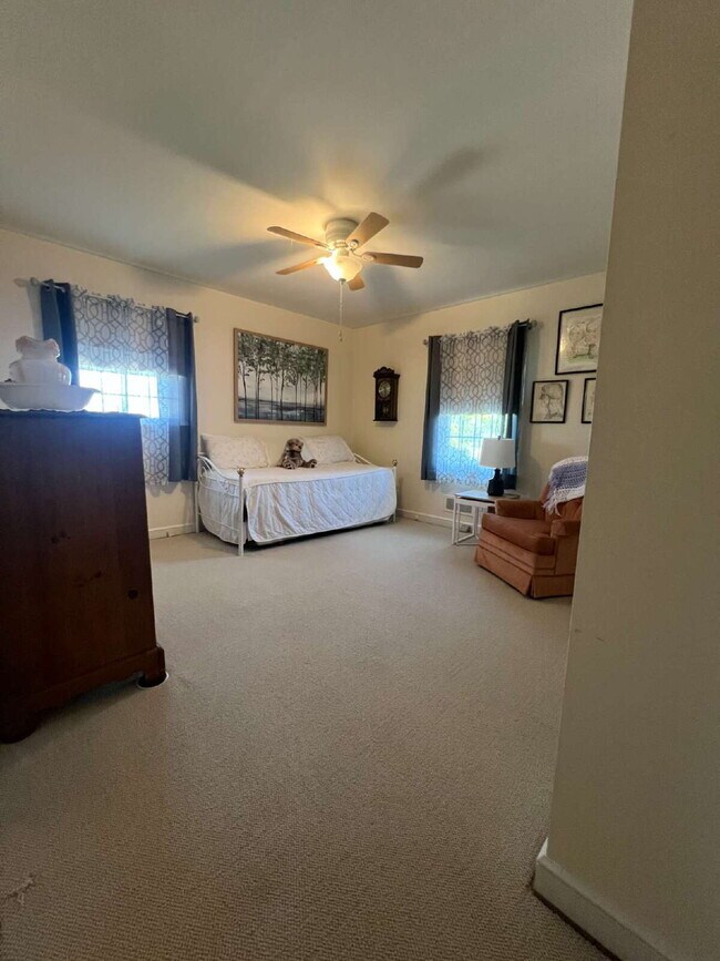 Building Photo - Lovely One Level House in SW Roanoke! 3 Bd...