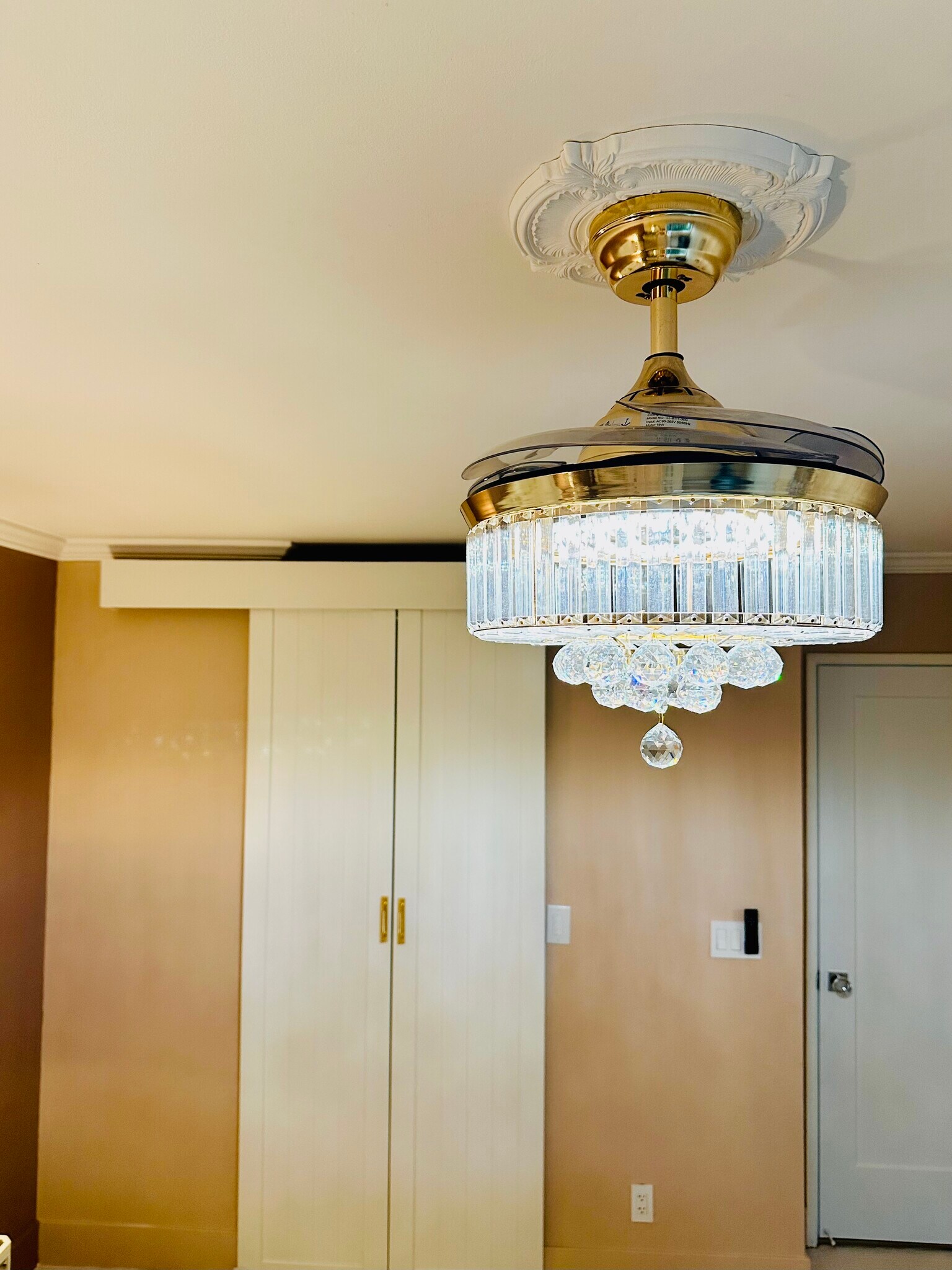 Building Photo - 8400 De Longpre Ave