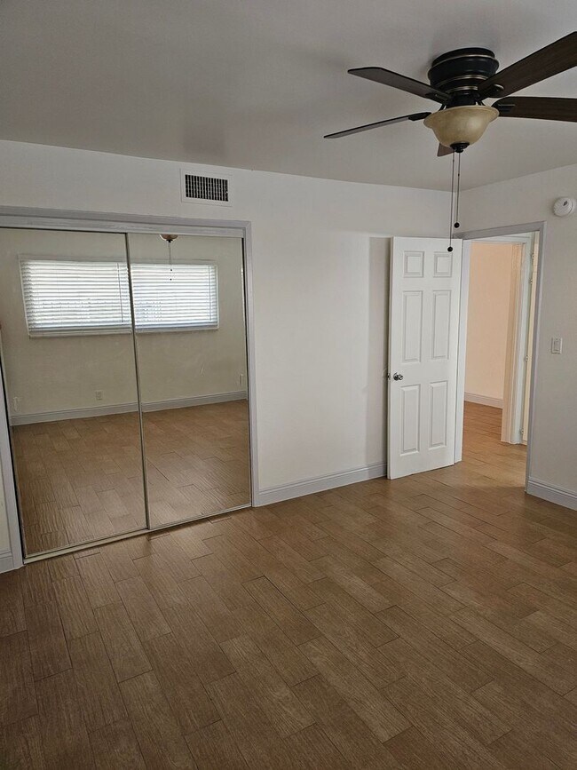 Interior Photo - 3216 W 99th St