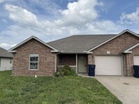 Building Photo - 1607 Gold Stream Dr