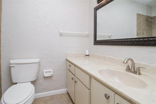 Building Photo - 124 Sunset Dr