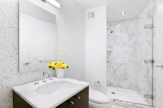Building Photo - 1 bedroom in Long Island City NY 11101