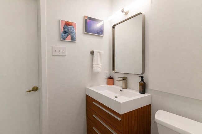 Building Photo - 1623 Hanging Cliff Dr