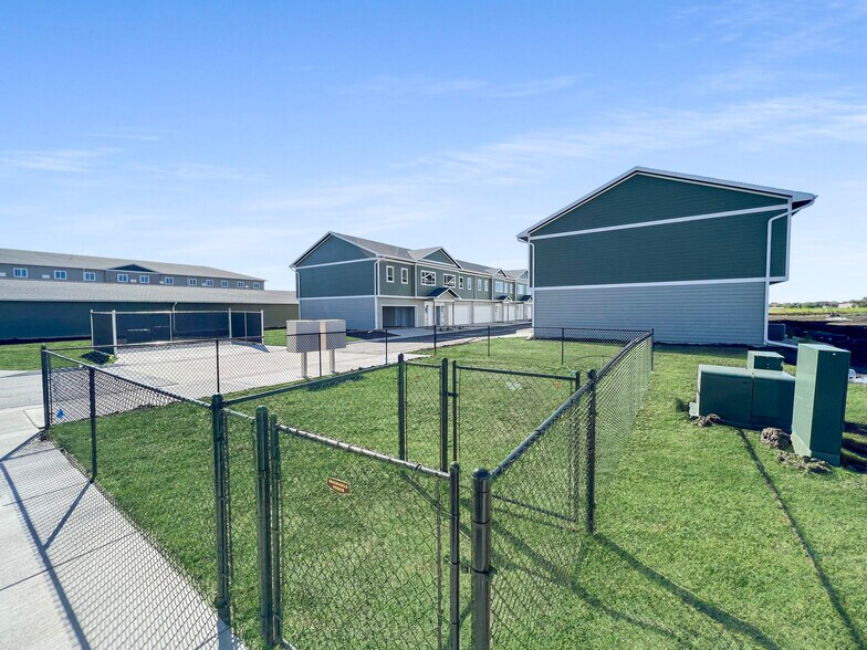 Maple Pass Apartments & Townhomes 310 N Maple Ave Hartford SD 57033