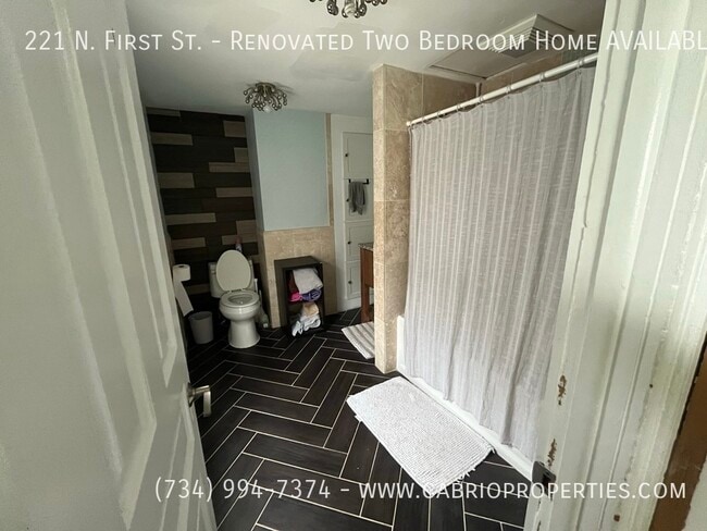Building Photo - 221 N. First St.-Renovated Two Bedroom Home AVAILABLE NOW!