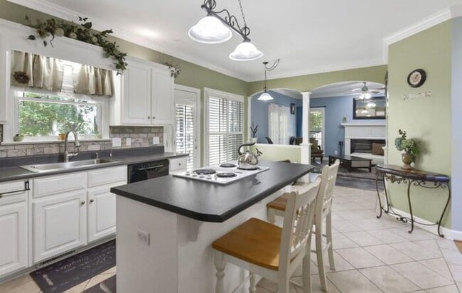 Primary Photo - 4 Bedroom Chapin Schools