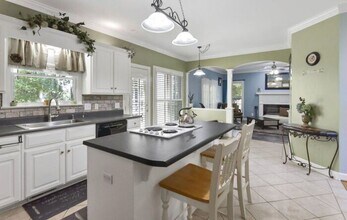 Building Photo - 4 Bedroom Chapin Schools
