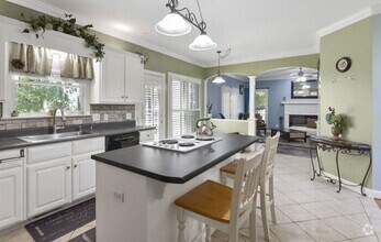 Building Photo - 4 Bedroom Chapin Schools