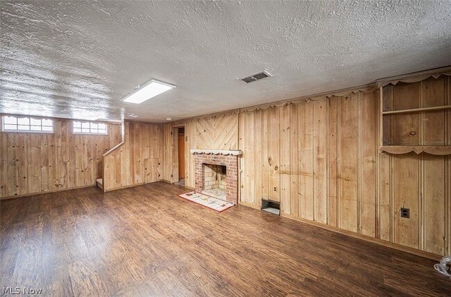 Building Photo - 4069 Bushnell Rd