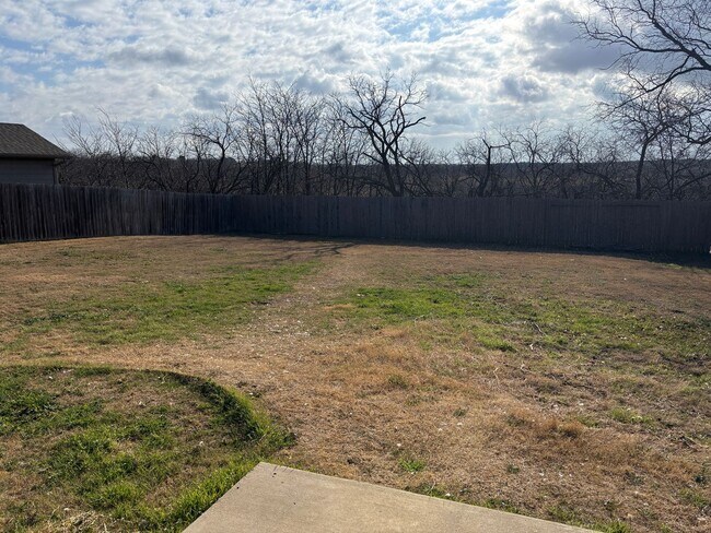 Building Photo - 3/2/2 in Preston Club off Highway 82!