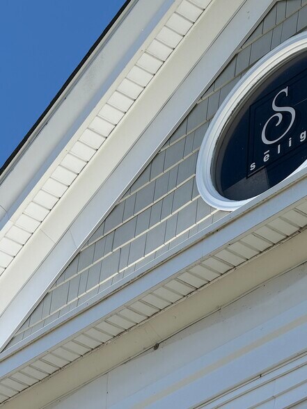 Building Photo - 161 Broad St