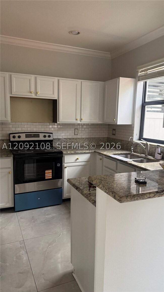 Building Photo - 3301 W 89th Terrace