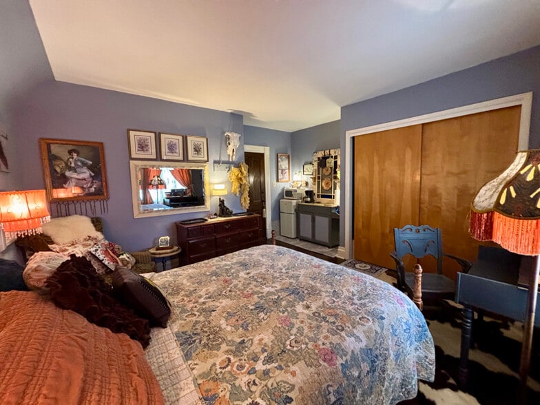 Building Photo - 425 S Washington St