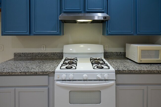 Building Photo - 5838 N Magazine Cir