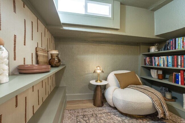 Building Photo - 300 Inca St