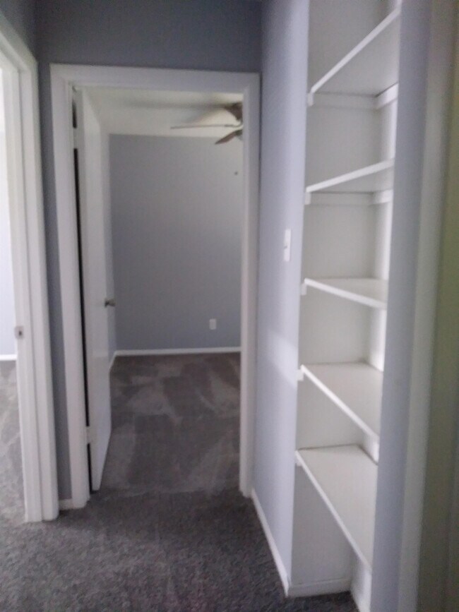 Building Photo - 540 Regal Heights Dr