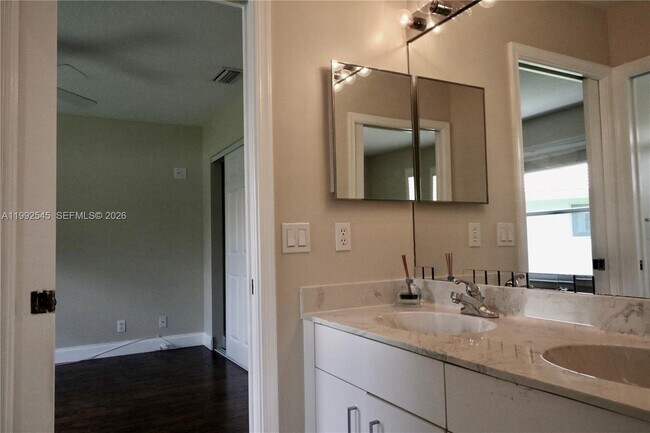 Building Photo - 2686 Palmer Pl