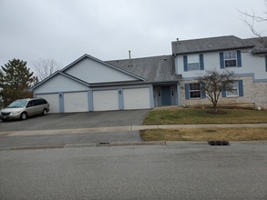 Building Photo - 1322 N Red Oak Cir