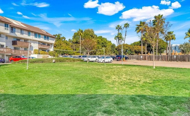 Building Photo - This 1-bedroom, 1-bathroom unit offers an ideal blend of comfort, convenience, and community