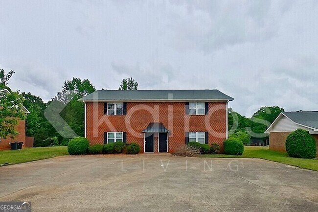 Primary Photo - 205 Fawn Dr